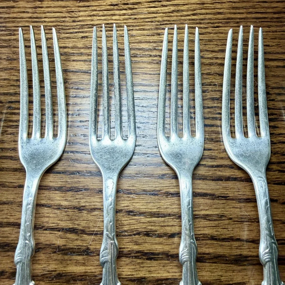 Rogers International Silverplate Columbia Dinner Forks Set Of 6